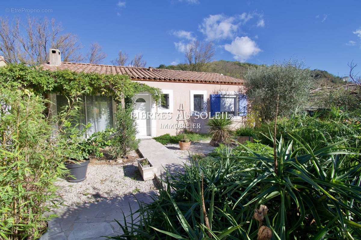 Maison à LA TOUR-SUR-ORB