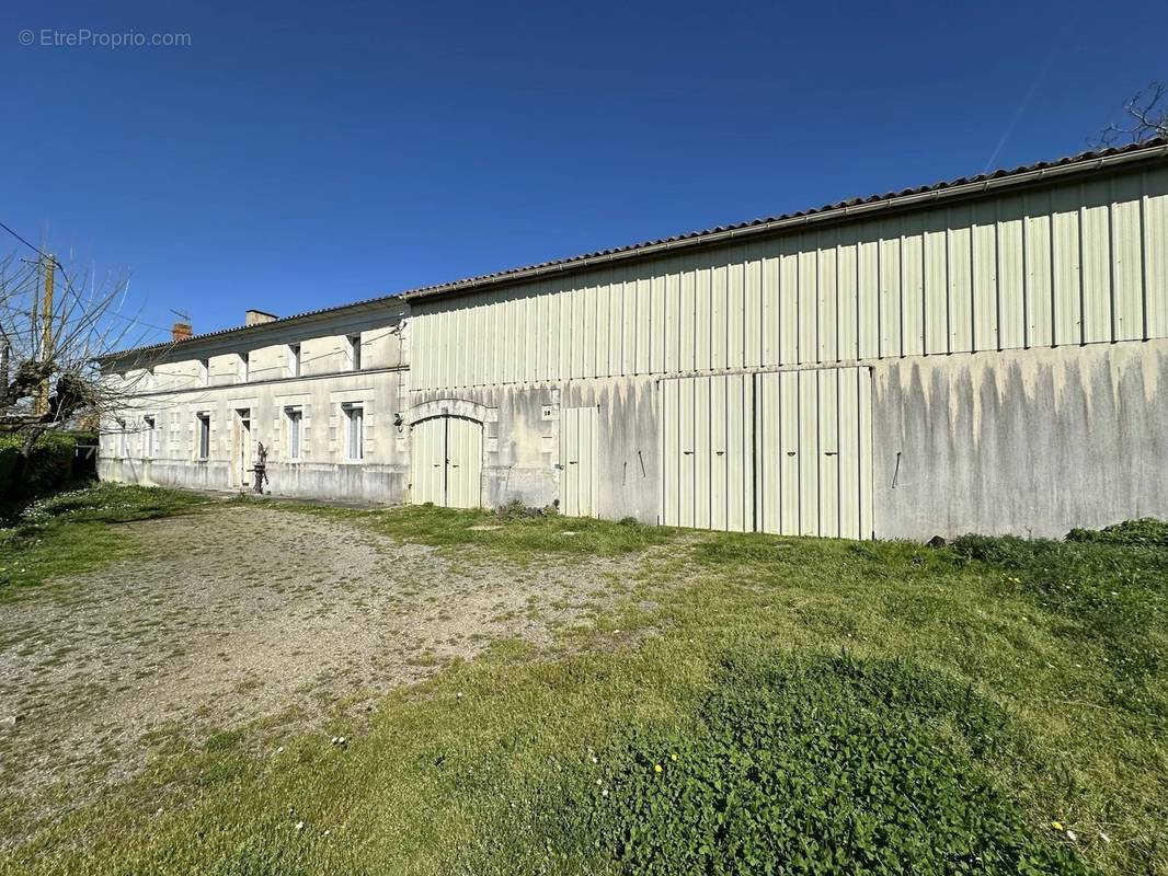 Maison à SAINT-CIERS-SUR-GIRONDE