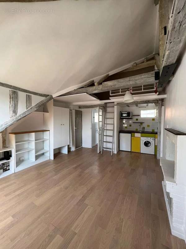 Appartement à PARIS-3E