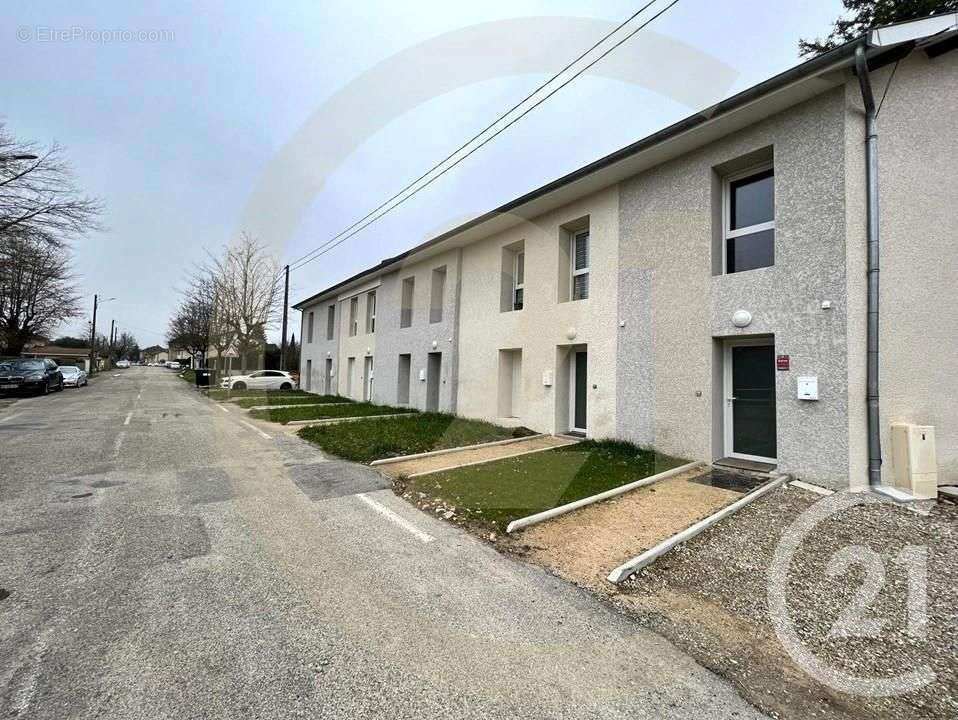 Appartement à NIVOLAS-VERMELLE