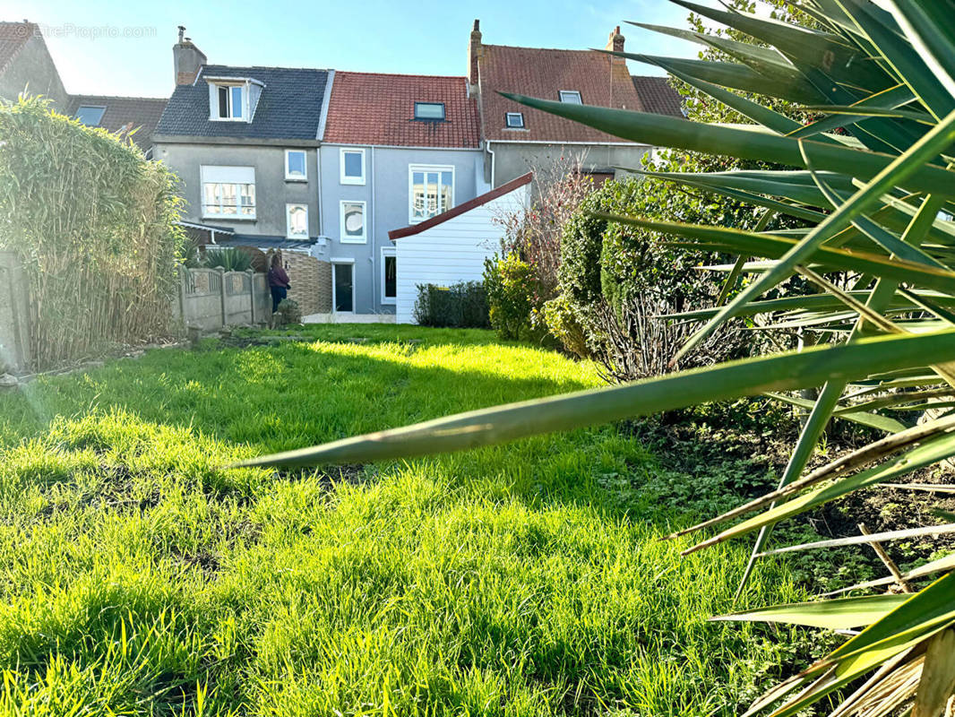 Maison à SAINT-MARTIN-BOULOGNE