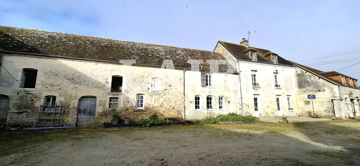 Maison à MONTMERREI