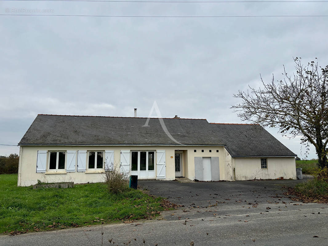 Maison à SAINT-MARS-DU-DESERT