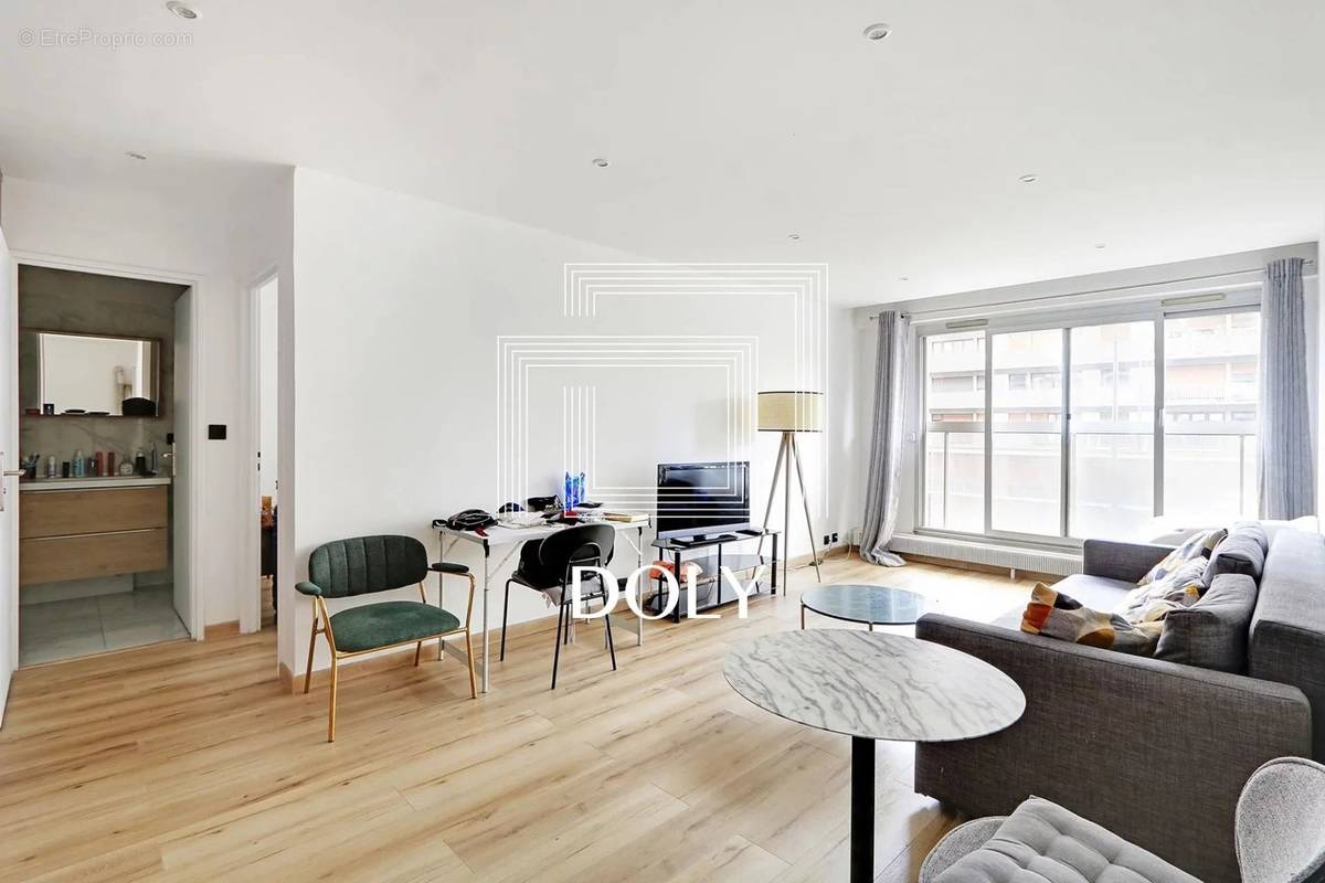 Appartement à NEUILLY-SUR-SEINE