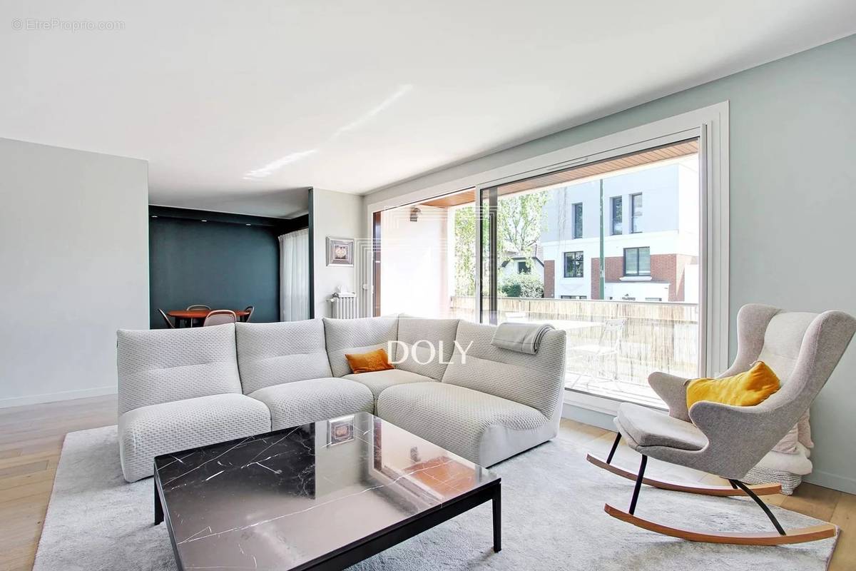 Appartement à NEUILLY-SUR-SEINE