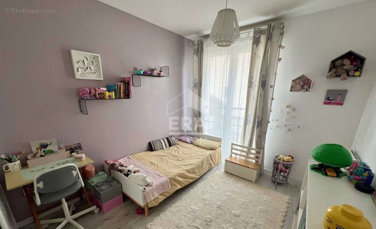 Appartement à NANTERRE