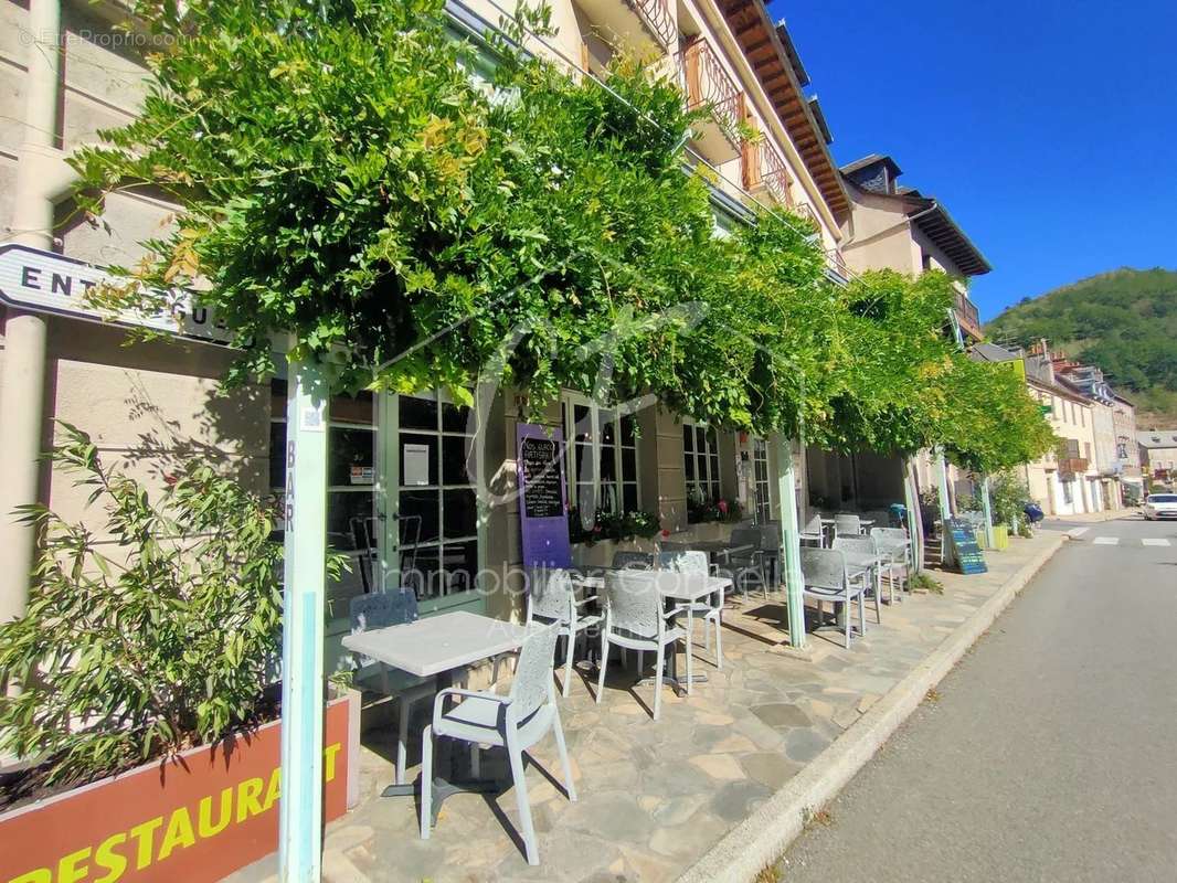 Commerce à ESTAING