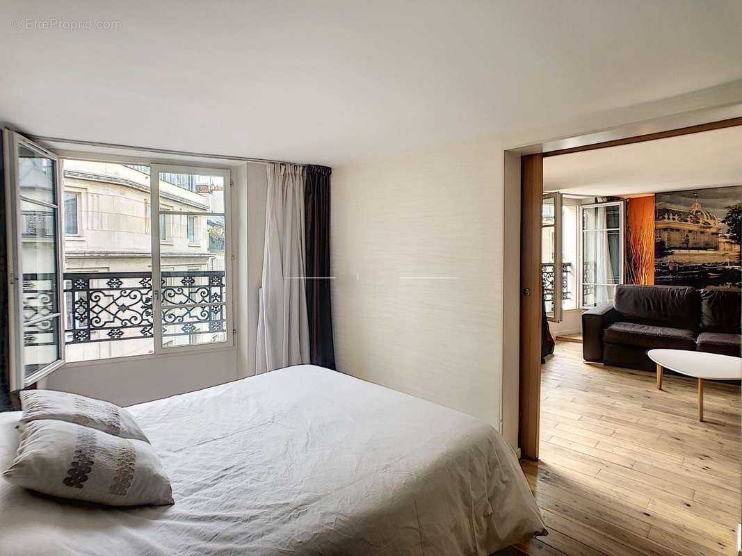 Appartement à PARIS-2E