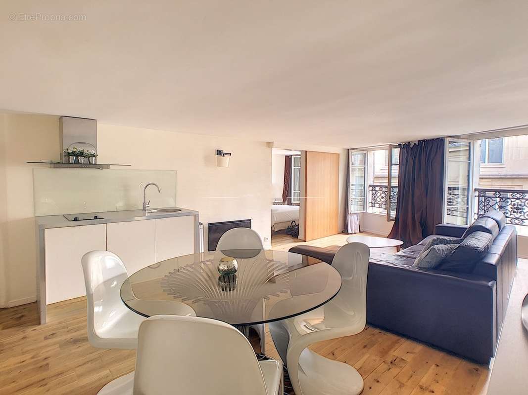 Appartement à PARIS-2E