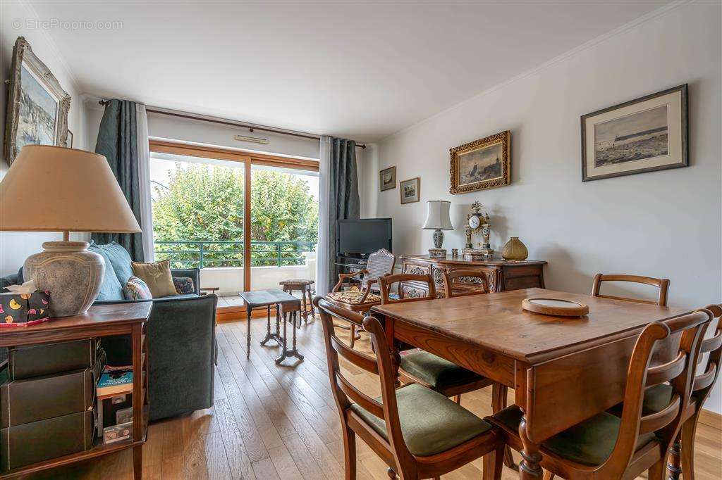 Appartement à LE PERREUX-SUR-MARNE