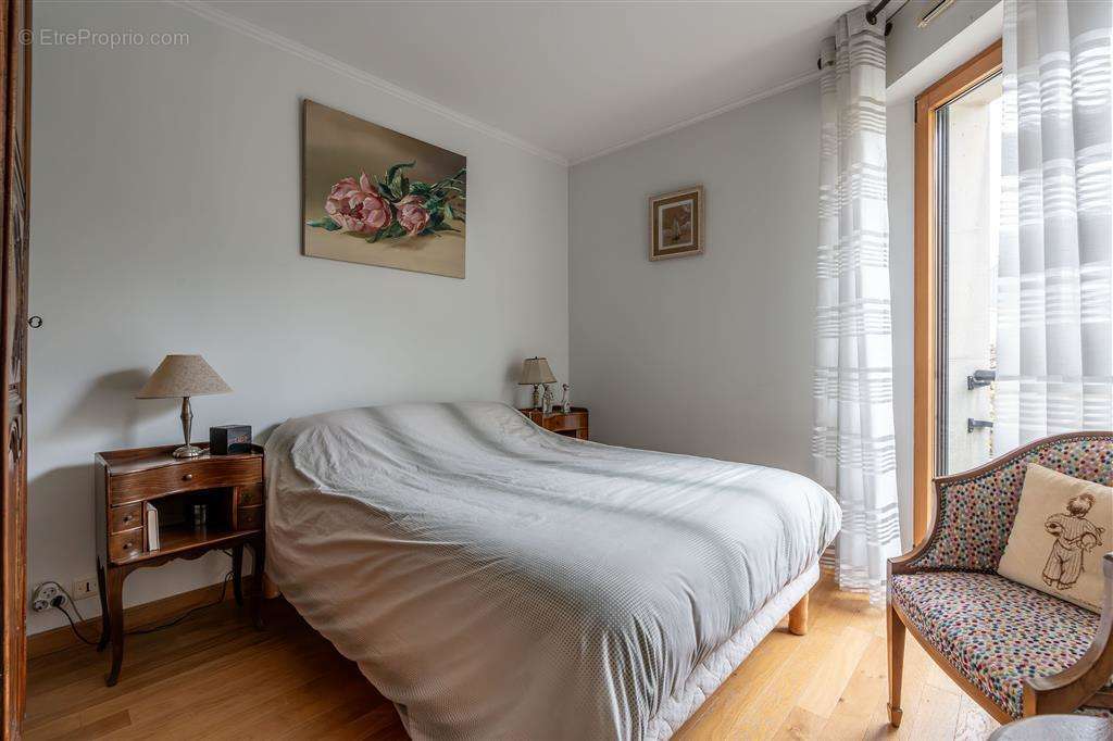 Appartement à LE PERREUX-SUR-MARNE