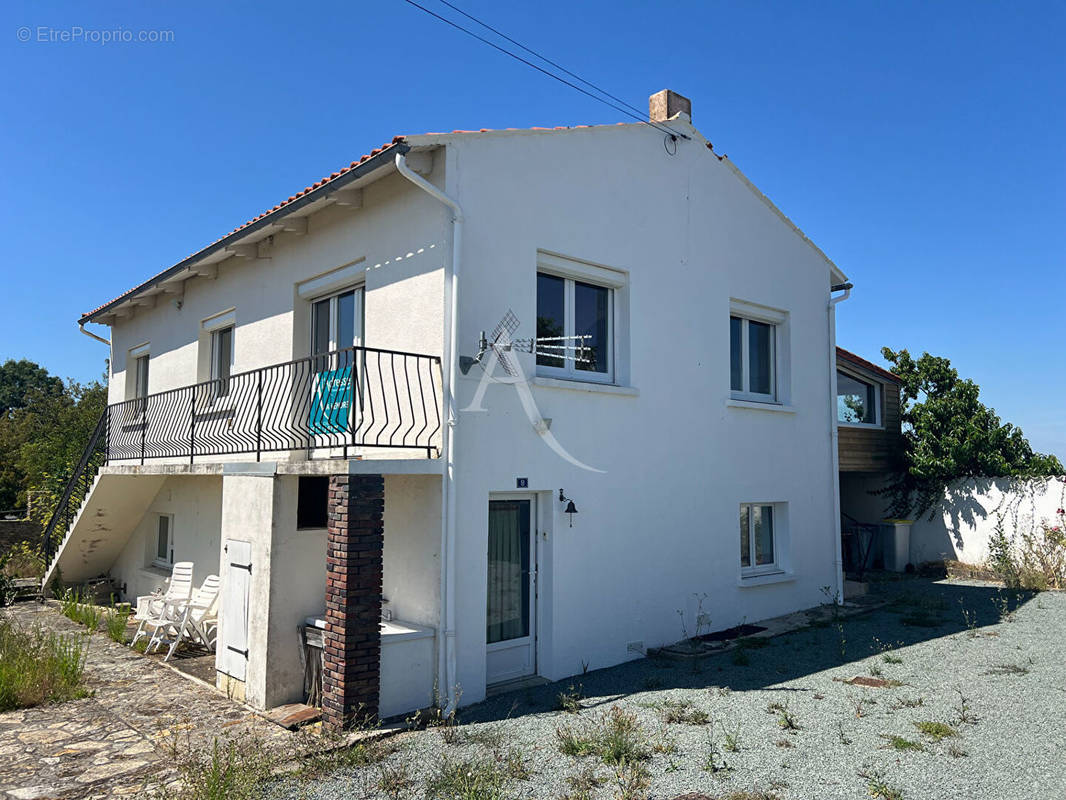 Maison à PORT-DES-BARQUES