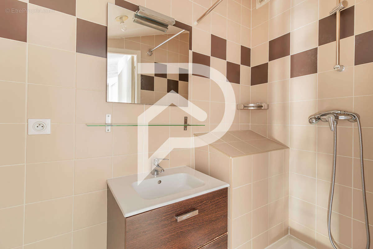 Appartement à MARSEILLE-2E