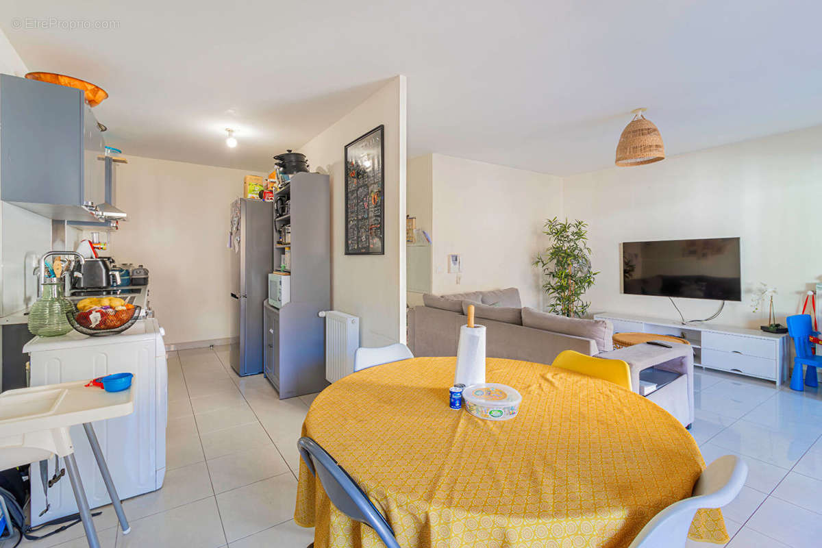 Appartement à MARSEILLE-2E