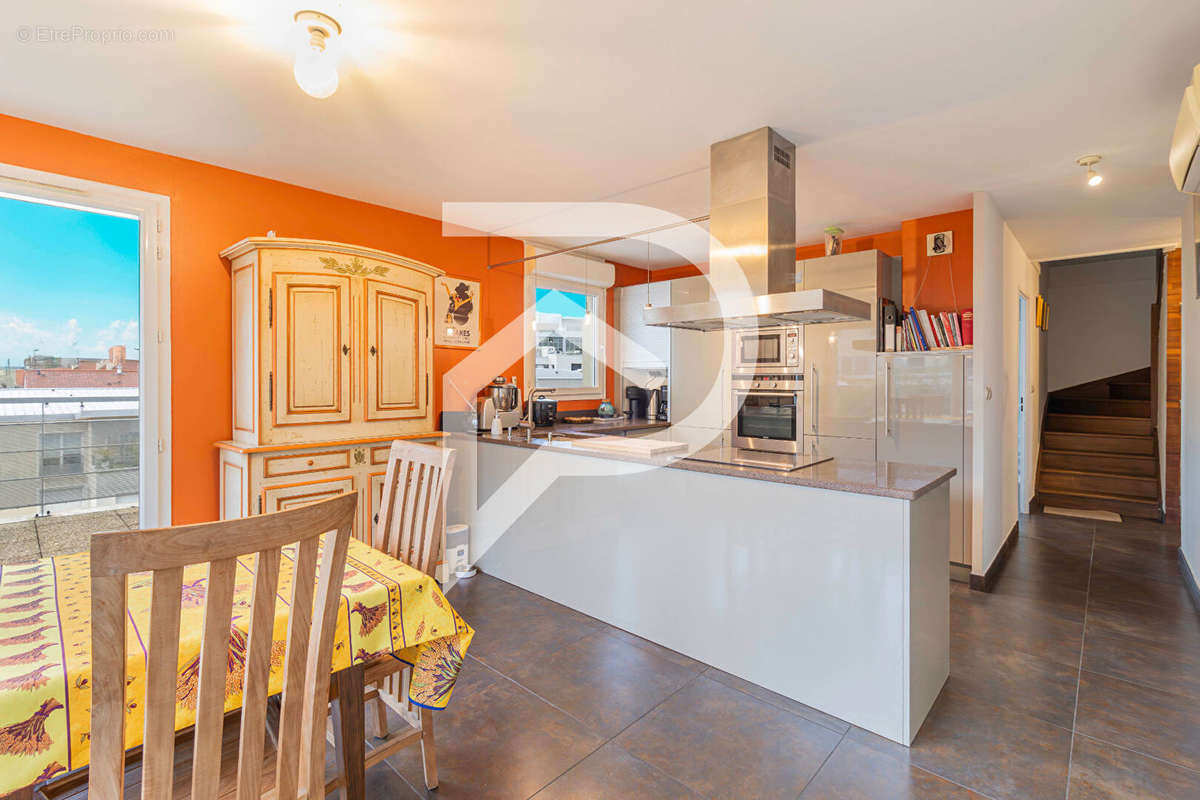 Appartement à MARSEILLE-2E