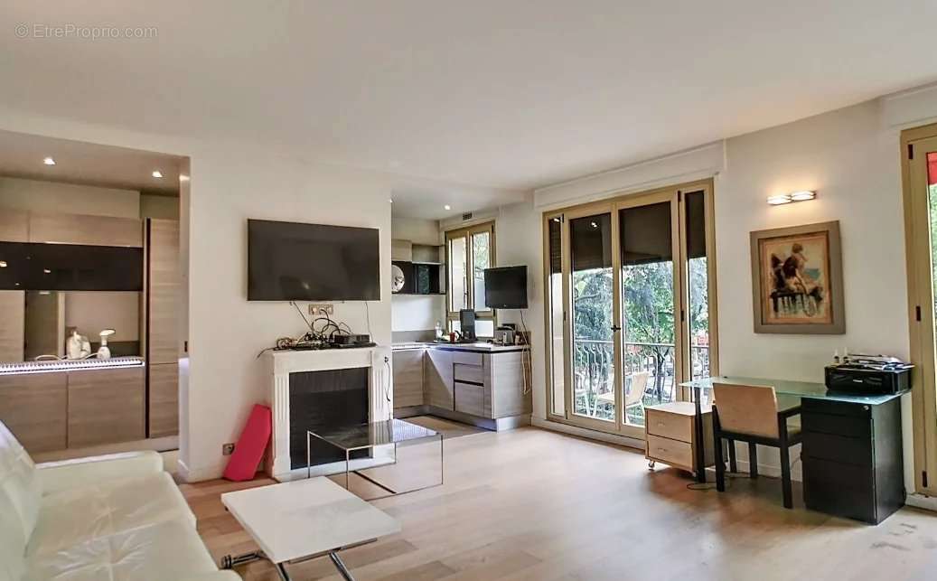 Appartement à NEUILLY-SUR-SEINE