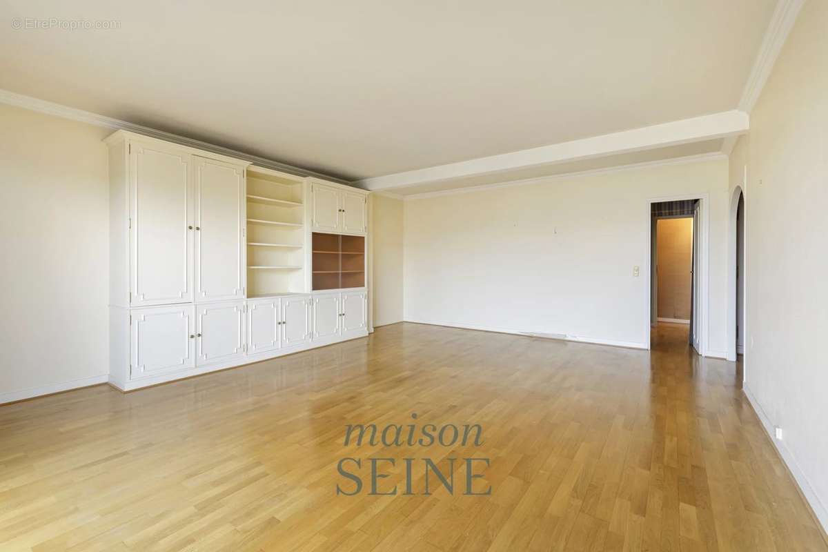 Appartement à NEUILLY-SUR-SEINE