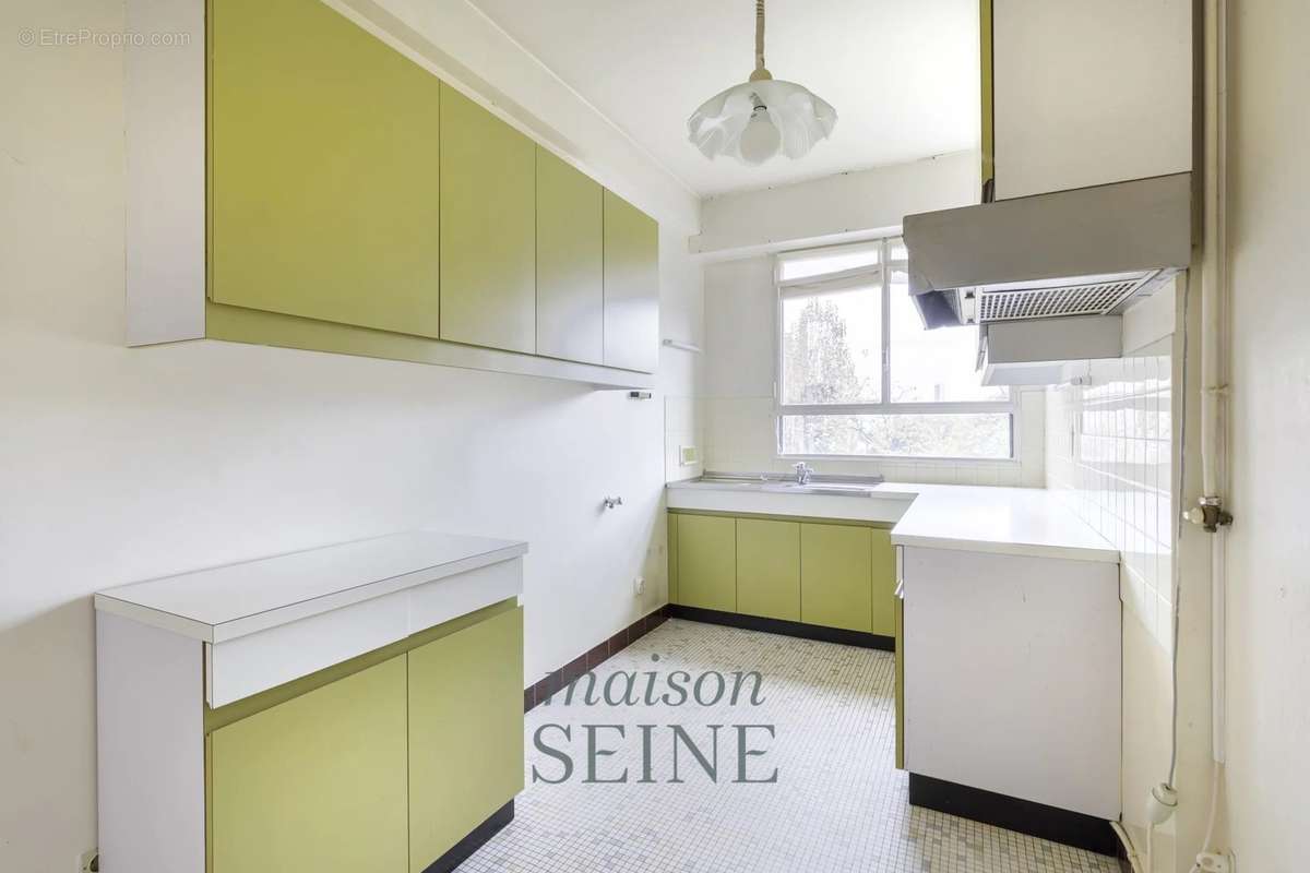 Appartement à NEUILLY-SUR-SEINE