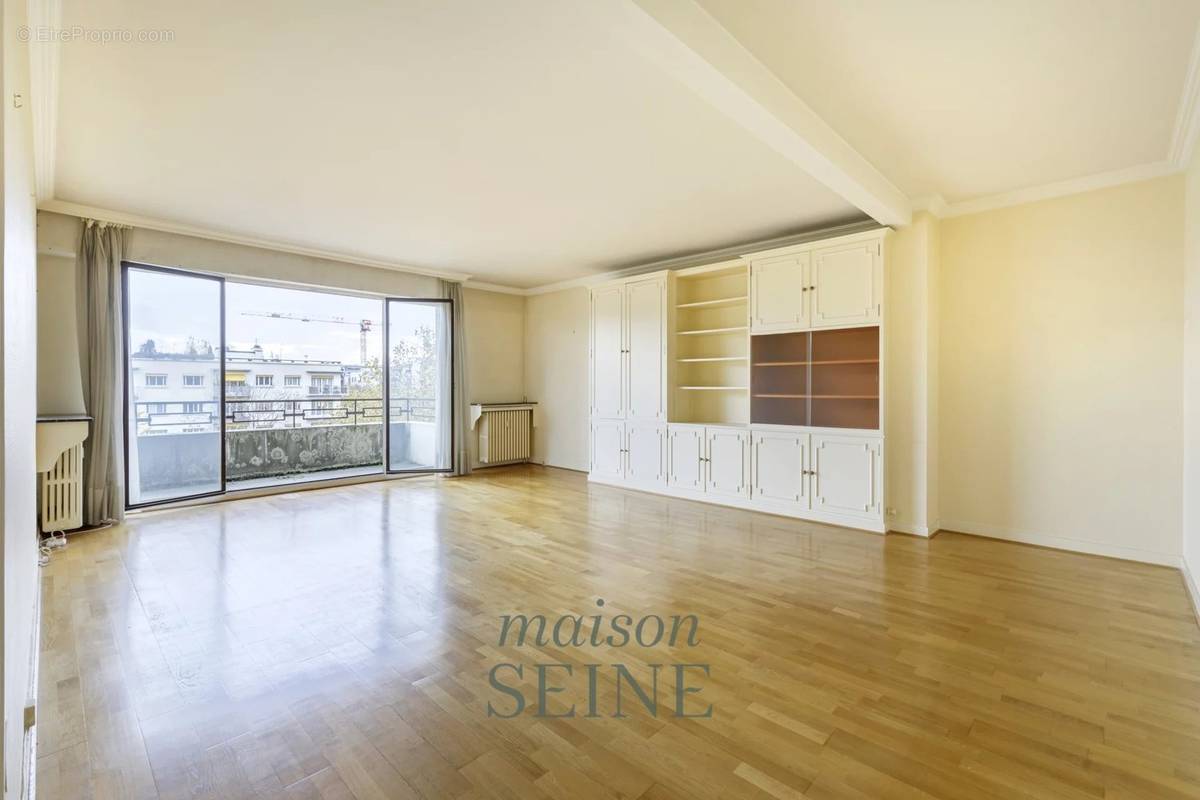 Appartement à NEUILLY-SUR-SEINE