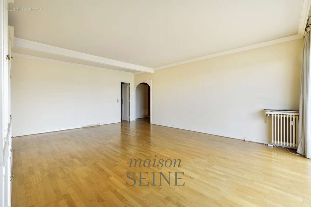 Appartement à NEUILLY-SUR-SEINE