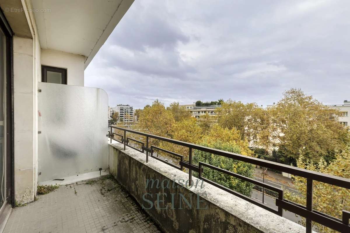 Appartement à NEUILLY-SUR-SEINE