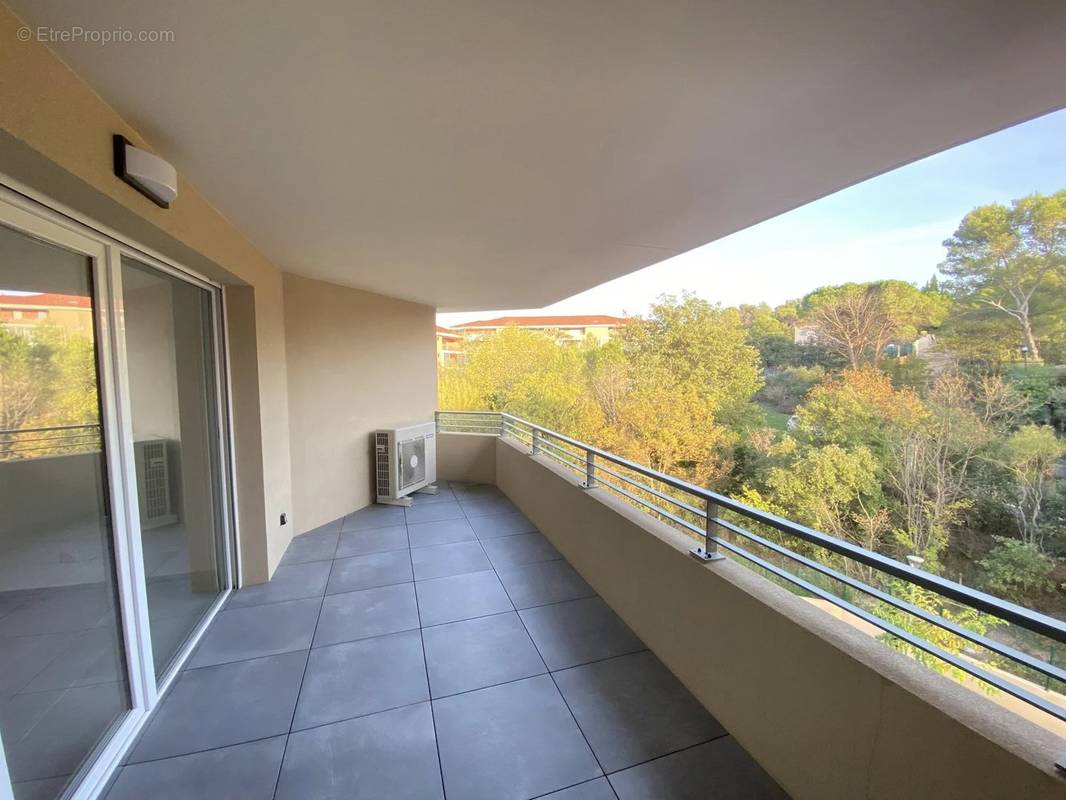 Appartement à FREJUS