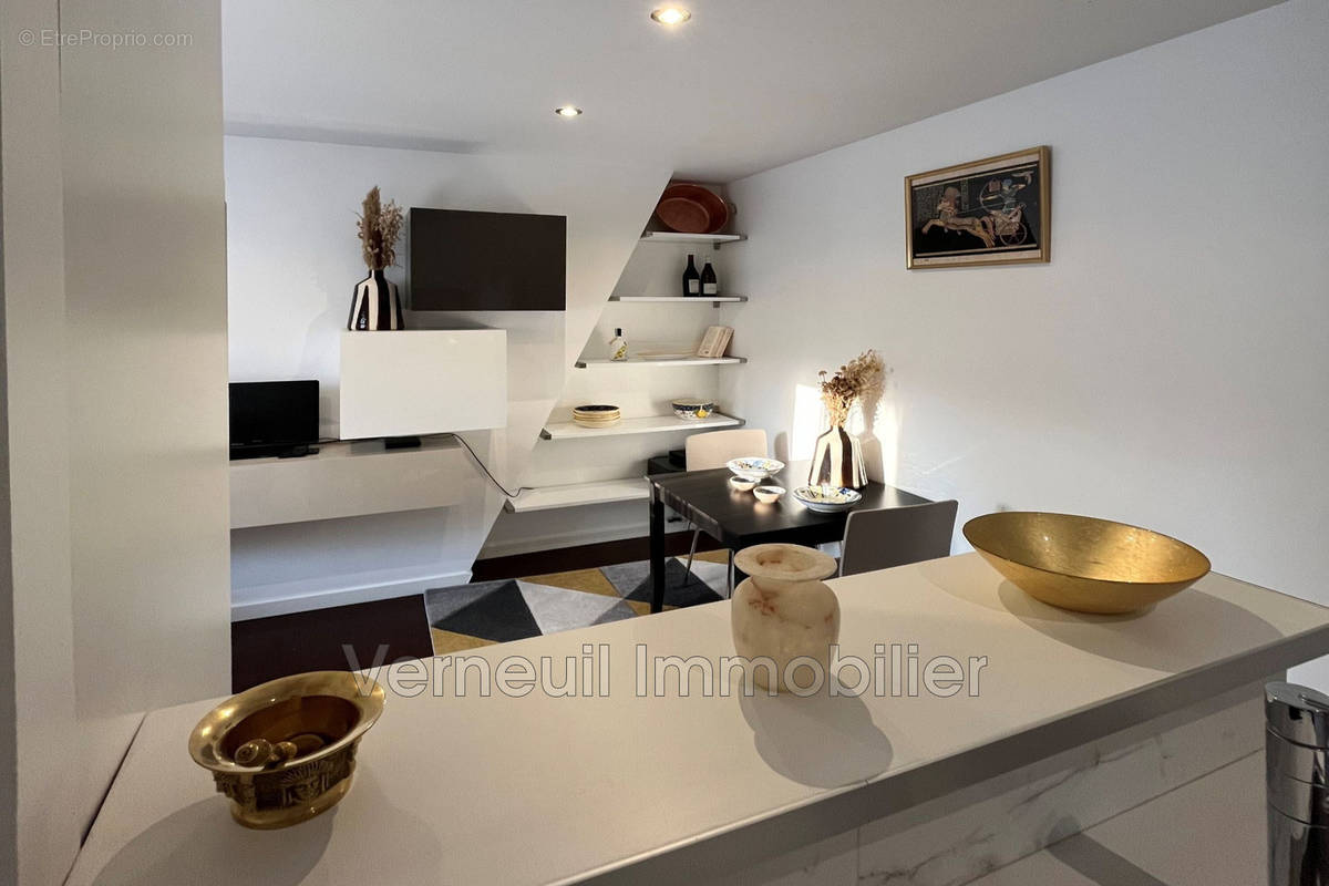 Appartement à PARIS-7E