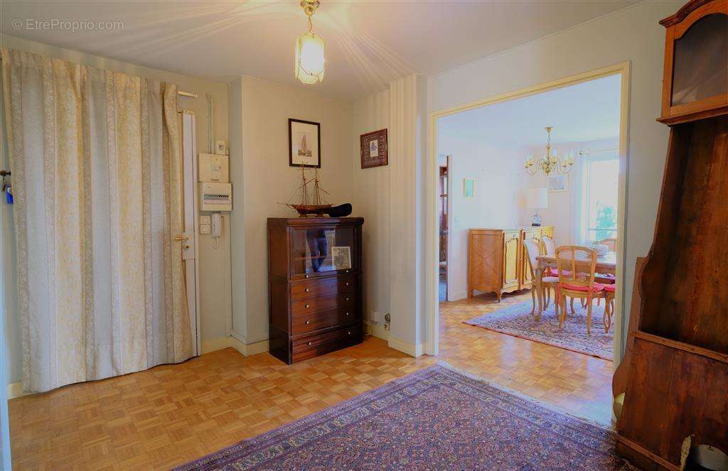 Appartement à SAINT-MAUR-DES-FOSSES