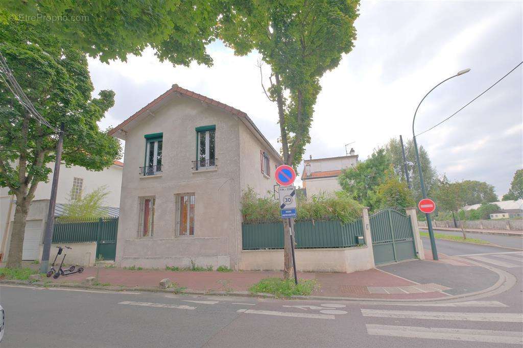 Maison à SAINT-MAUR-DES-FOSSES