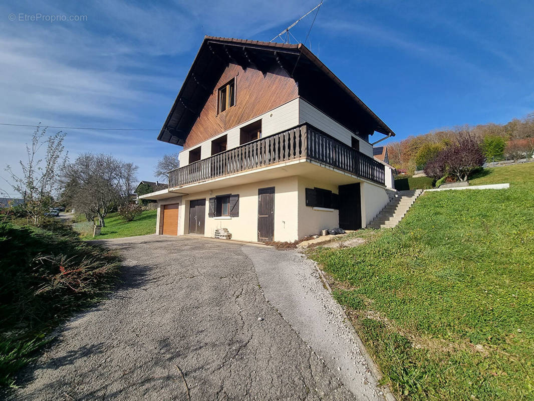 Maison à LES BRESEUX