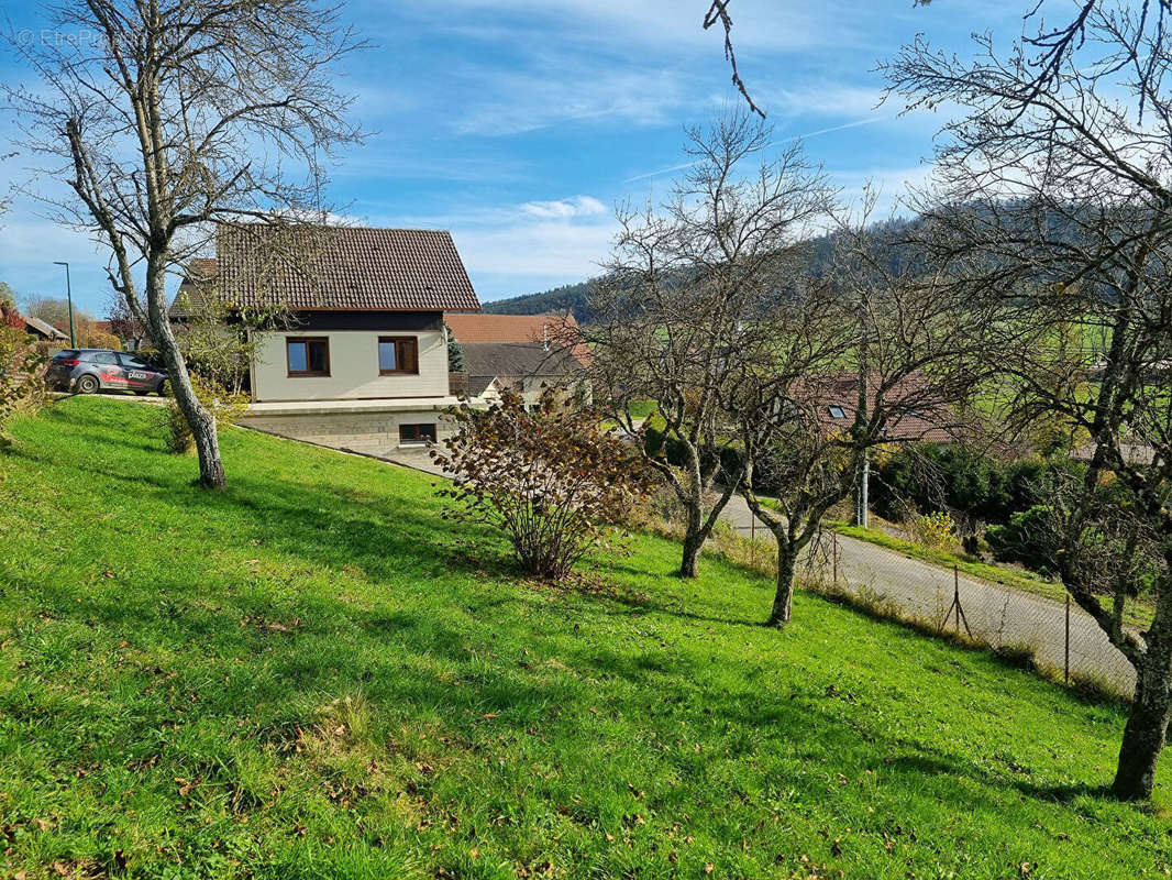 Maison à LES BRESEUX