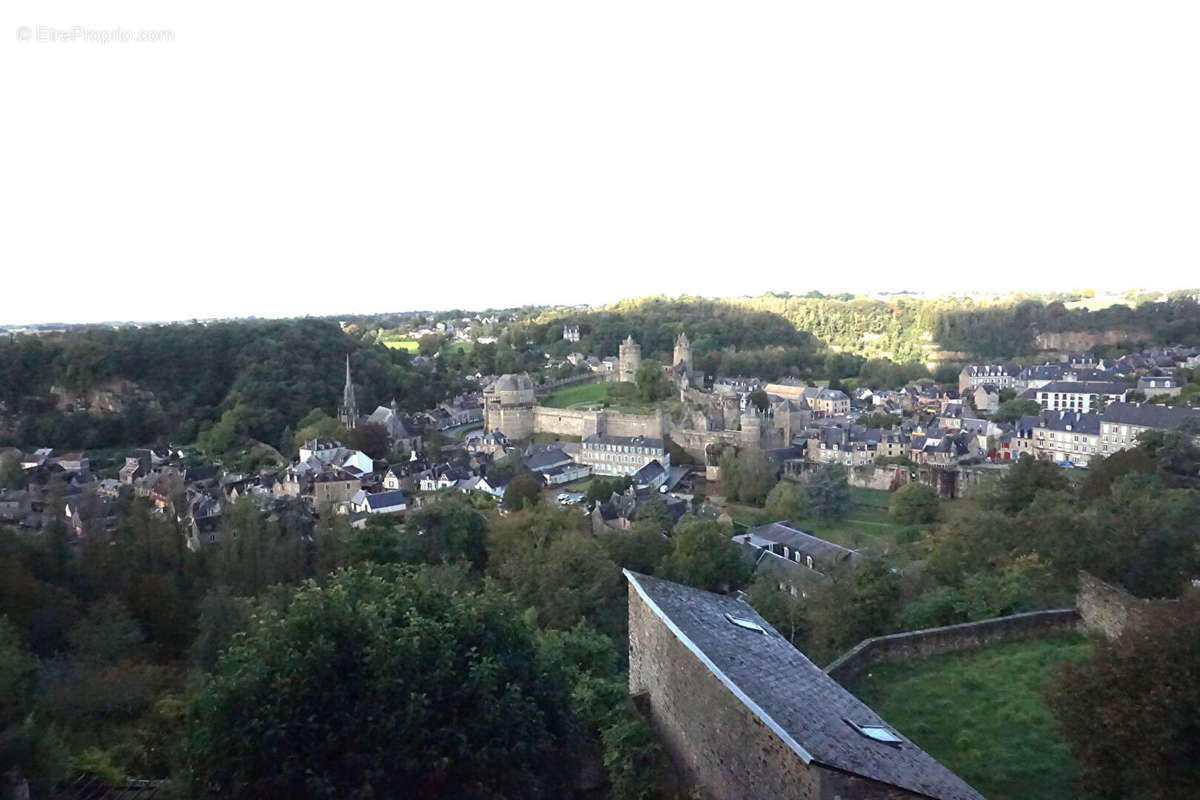 Appartement à FOUGERES