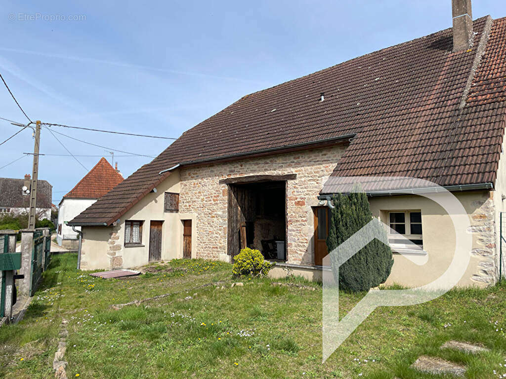 Maison à AUXONNE