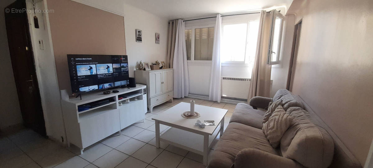 Appartement à MARSEILLE-3E