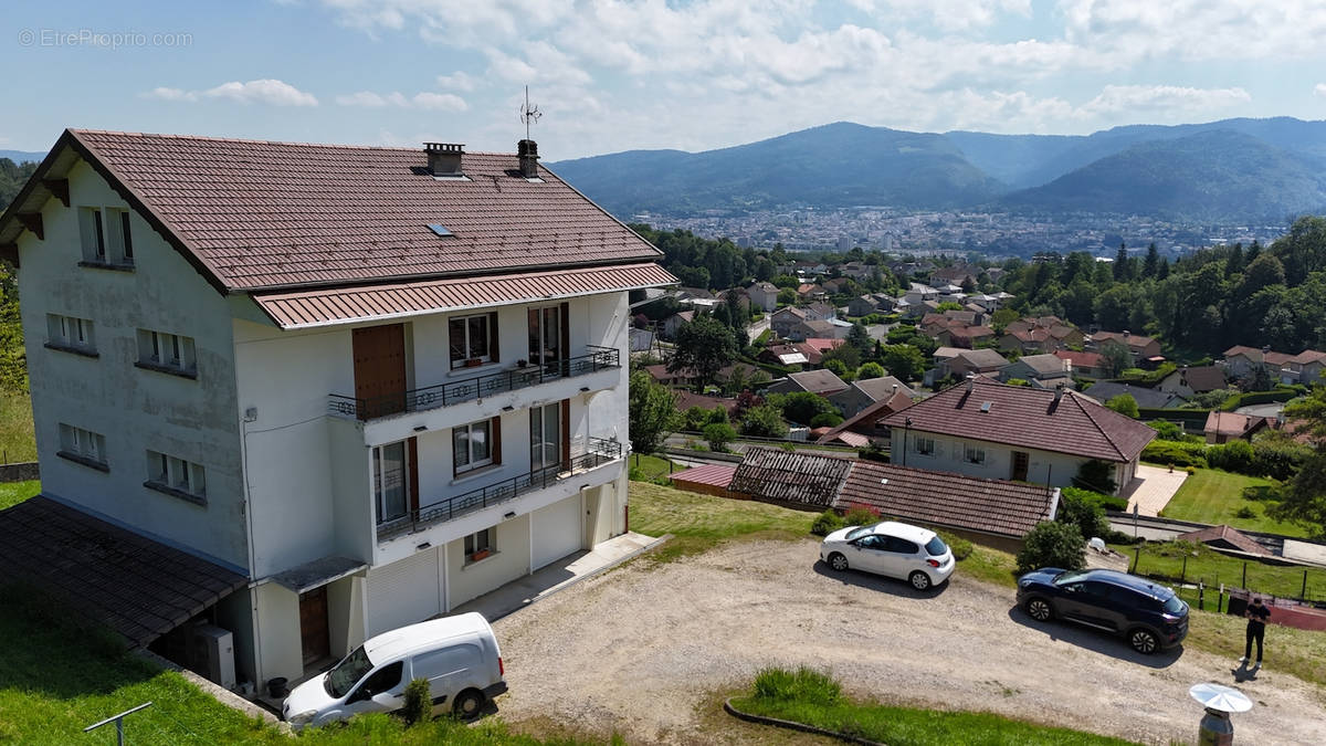 Appartement à GEOVREISSET