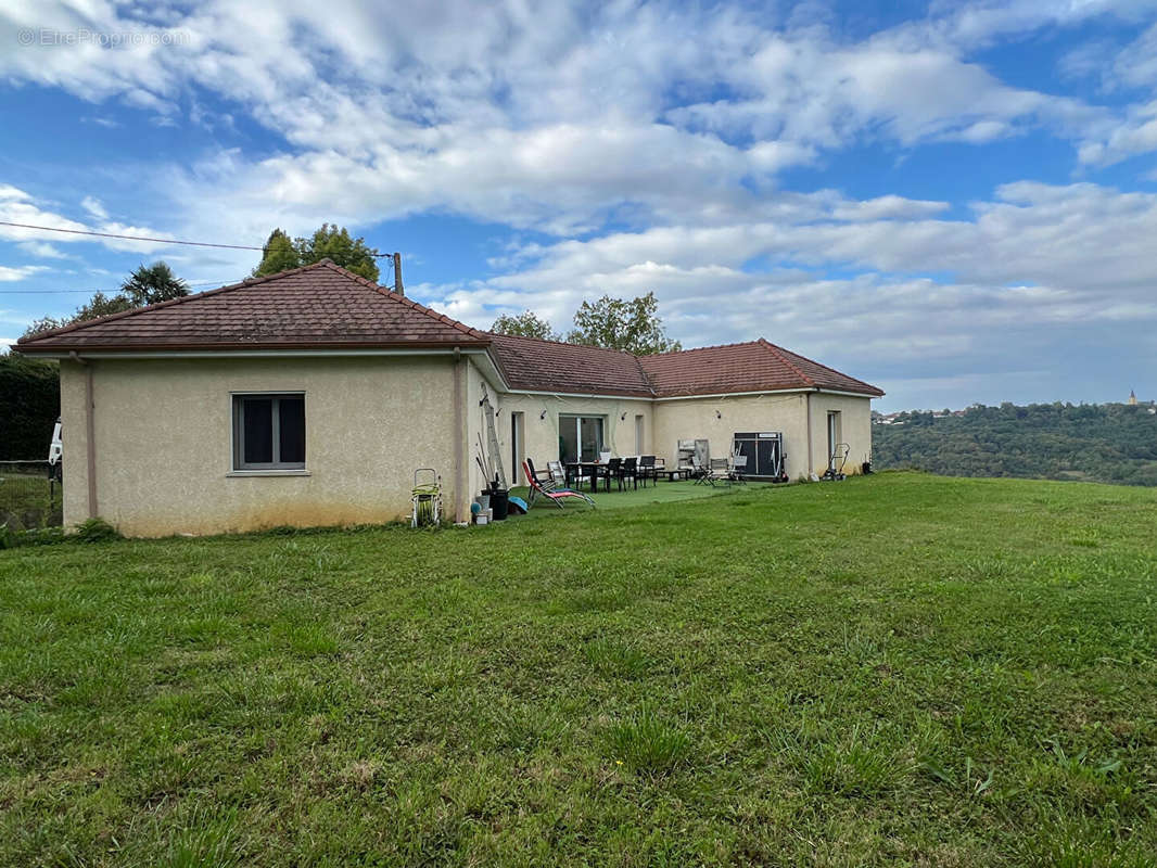 Maison à LEMBEYE