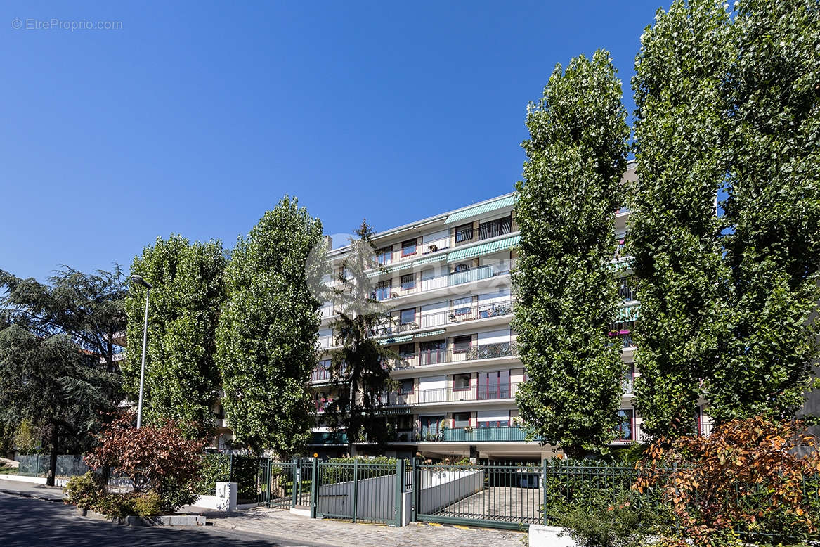 Parking à COURBEVOIE