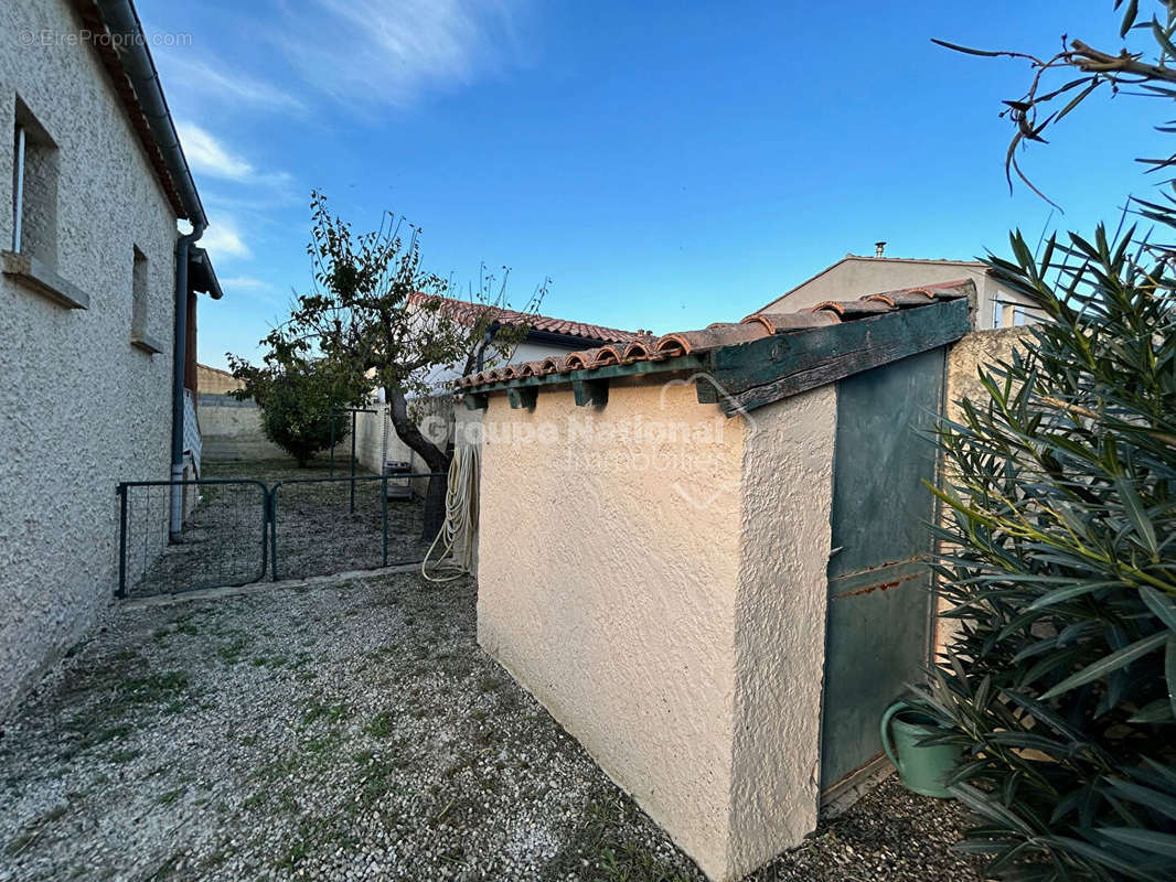 Maison à ENTRAIGUES-SUR-LA-SORGUE