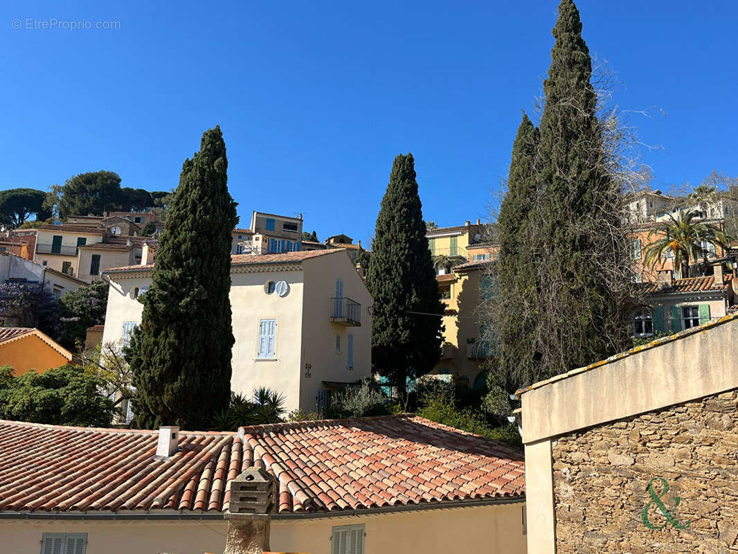 Appartement à BORMES-LES-MIMOSAS