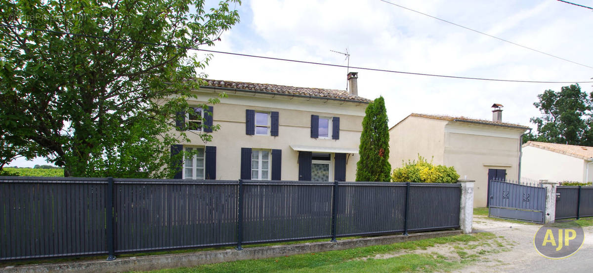 Maison à LUSSAC