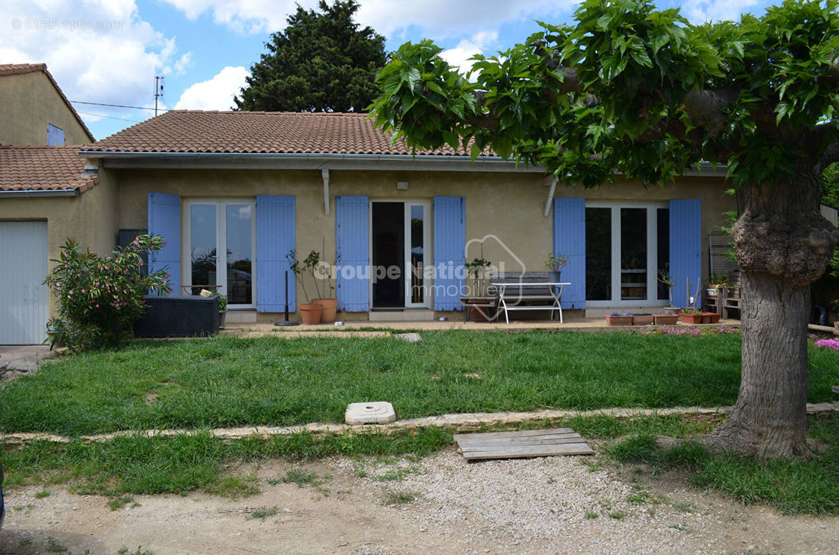 Maison à CAMARET-SUR-AIGUES