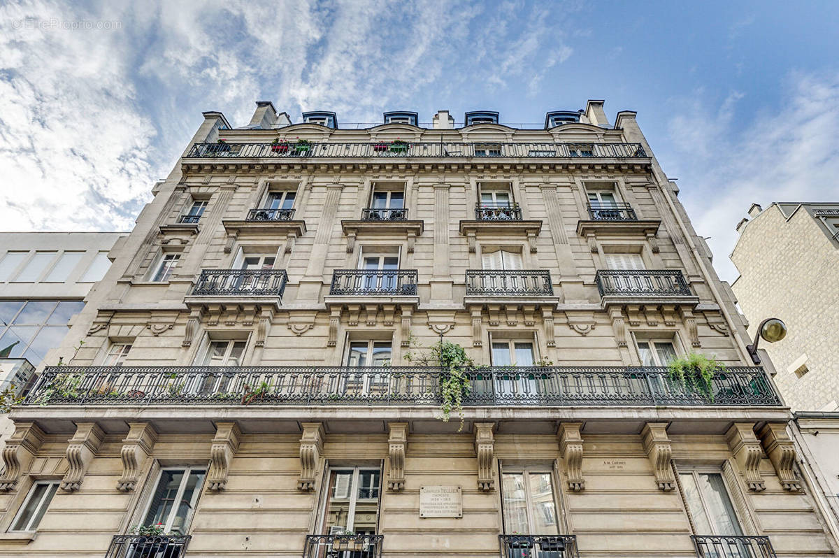 Appartement à PARIS-16E