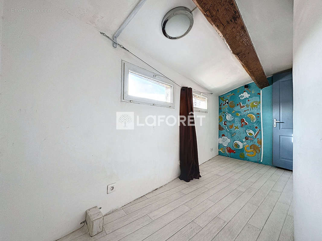 Appartement à MARSEILLE-1E