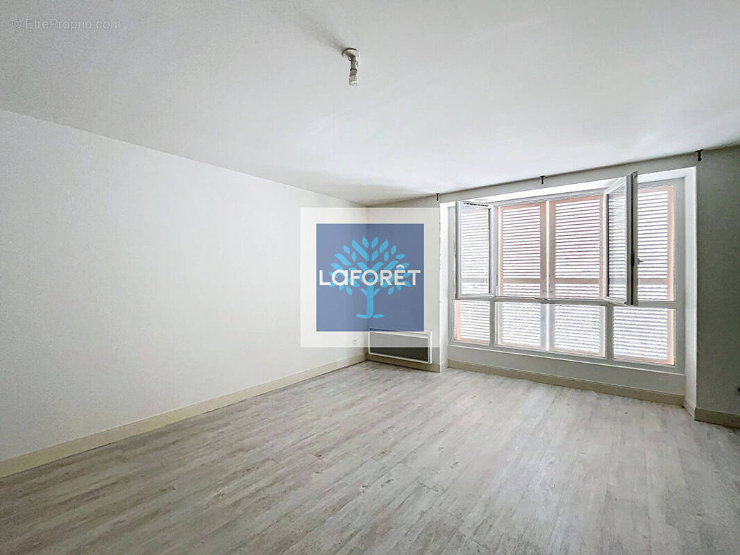 Appartement à MONTENDRE