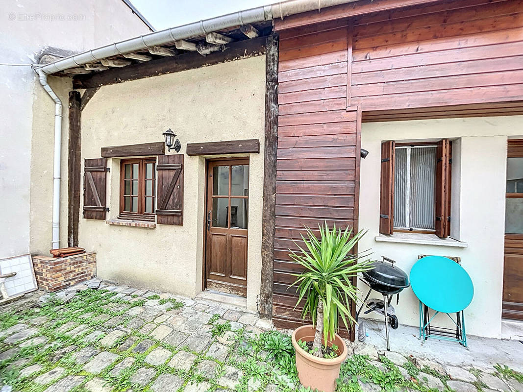 Appartement à CORBEIL-ESSONNES