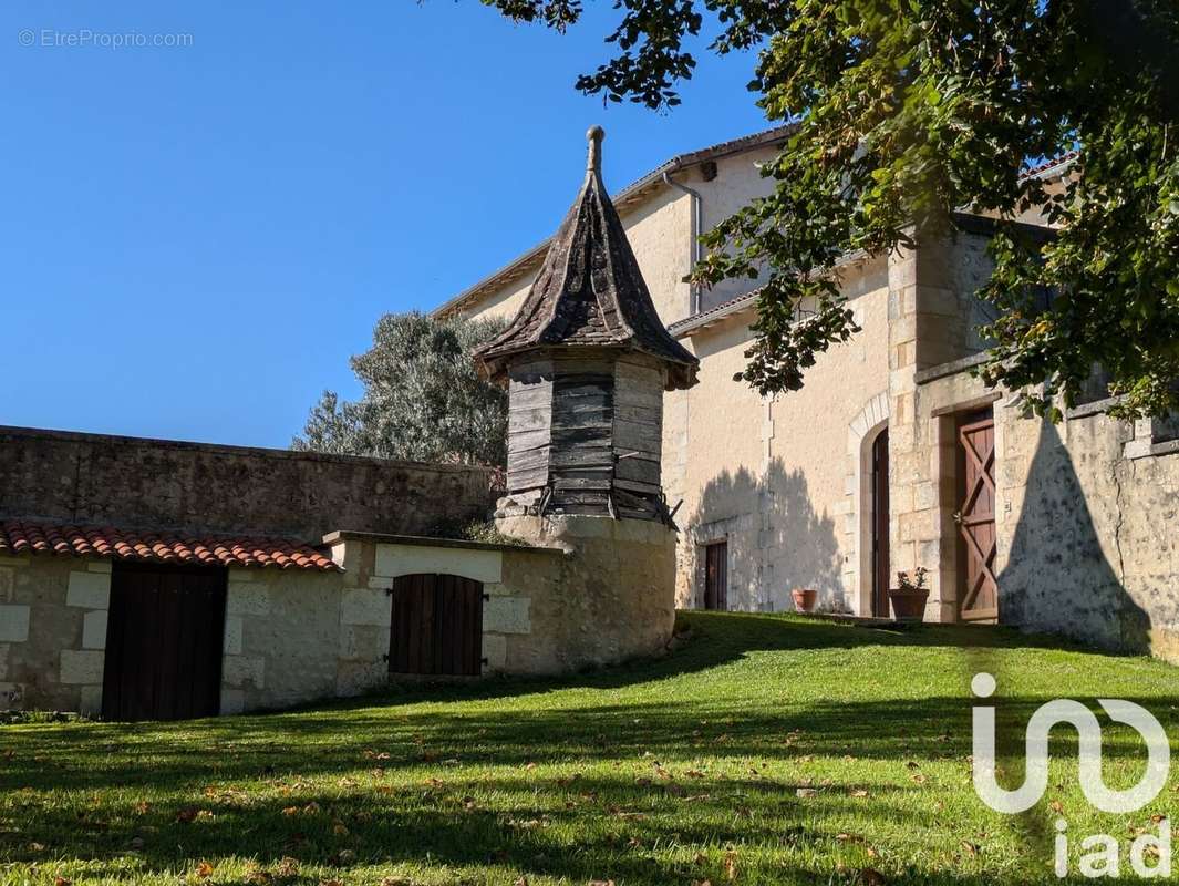 Photo 2 - Maison à CHALAIS