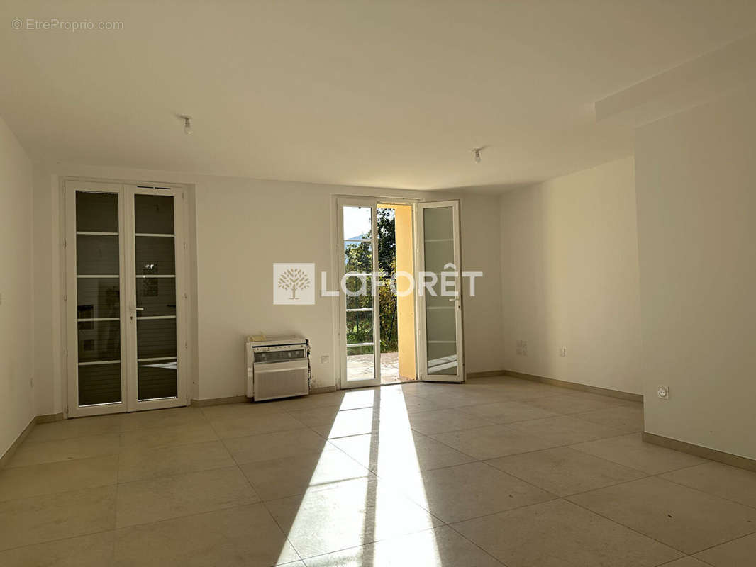 Appartement à MARSEILLE-9E