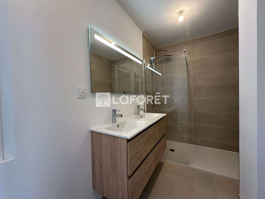 Appartement à MARSEILLE-9E