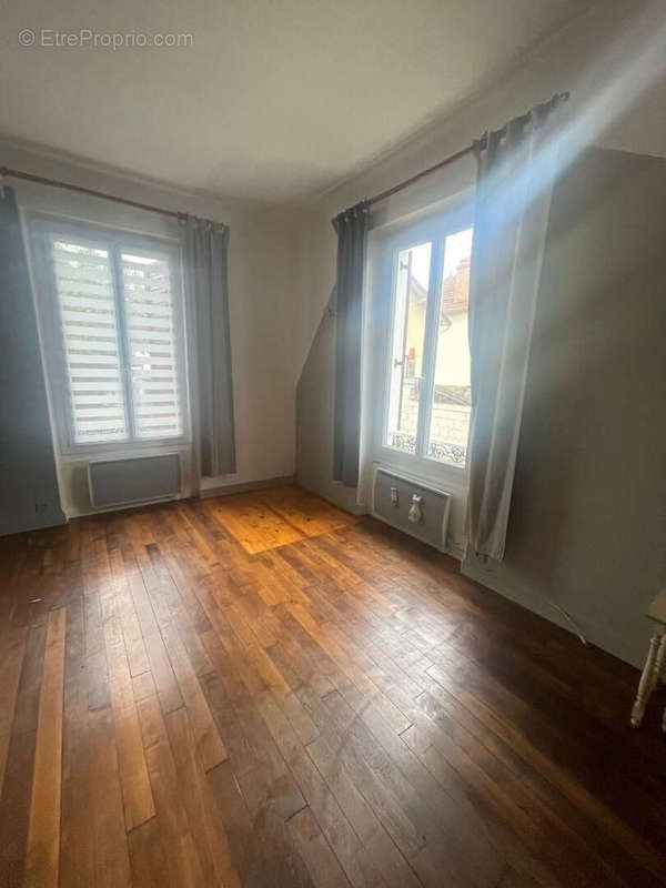 Appartement à SARTROUVILLE