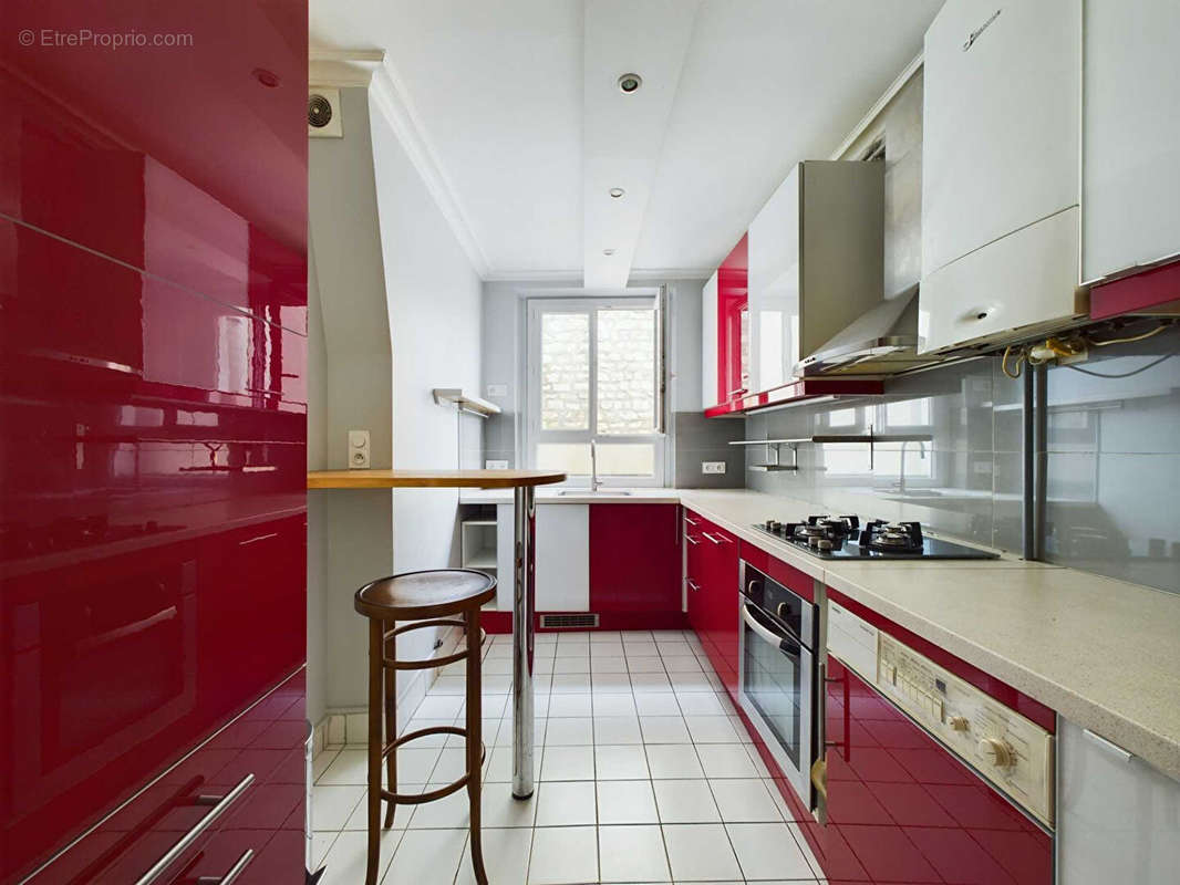 Appartement à PARIS-17E